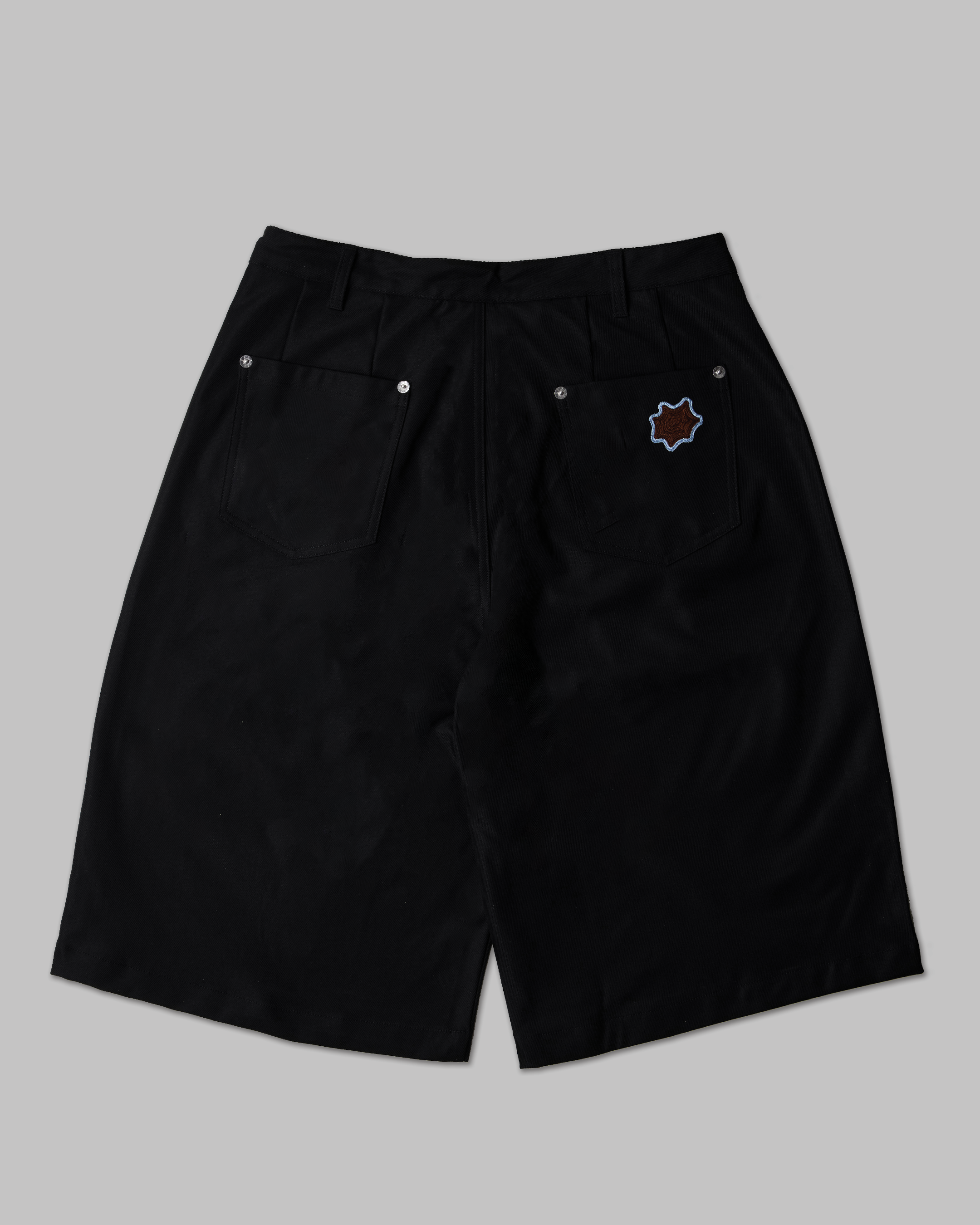 "Hardware" Wide Pleated Shorts - Black